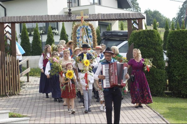 Dziękczynienie Bogu w dożynkach 2024