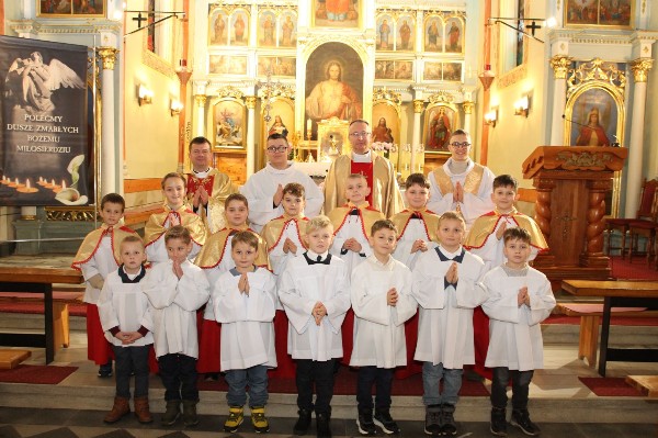 Przyjęcie nowych ministrantów w kościołach Florynka i Wawrzka