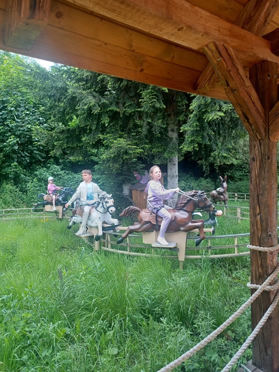wycieczka-pierwszokomunijnych-wawrzka-2025-004.jpg